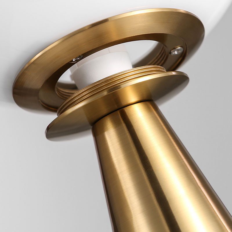Lampe de Table Moderne en Laiton avec Globe en Verre Opalin pour Chambre et Salon