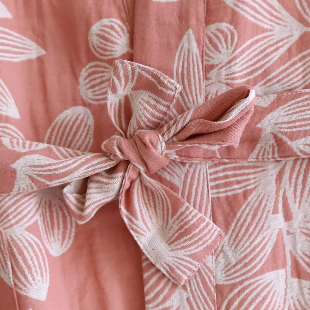 SereniLoom – Soft & Breathable Kimono Bathrobe of Luxury Cotton for Relaxing Moments