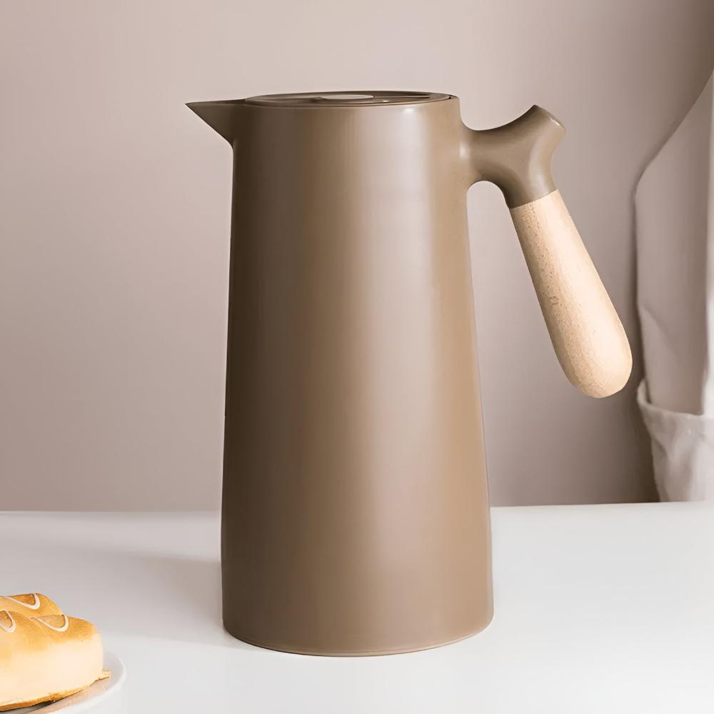 NordicTherm – Insulated Carafe with Wooden Handle for Stylish Enjoyment