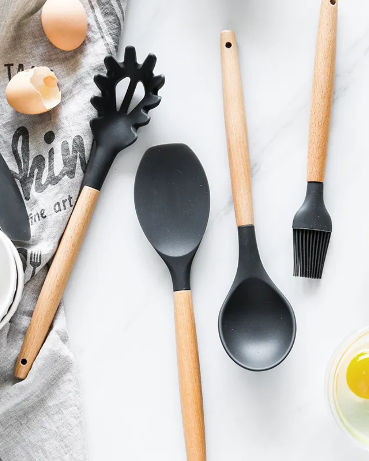 Naturéa – Eco-friendly Silicone Kitchen Set with Bamboo Handles (12-piece)