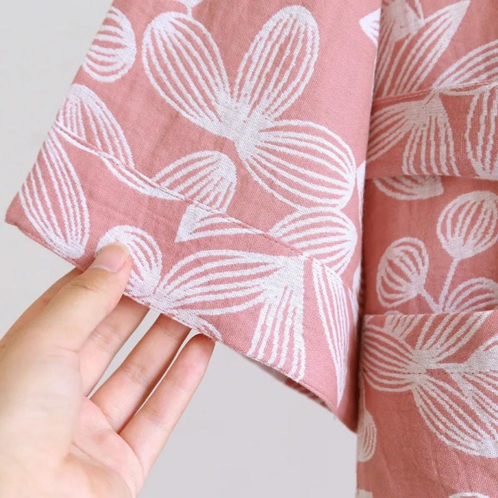 SereniLoom – Soft & Breathable Kimono Bathrobe of Luxury Cotton for Relaxing Moments
