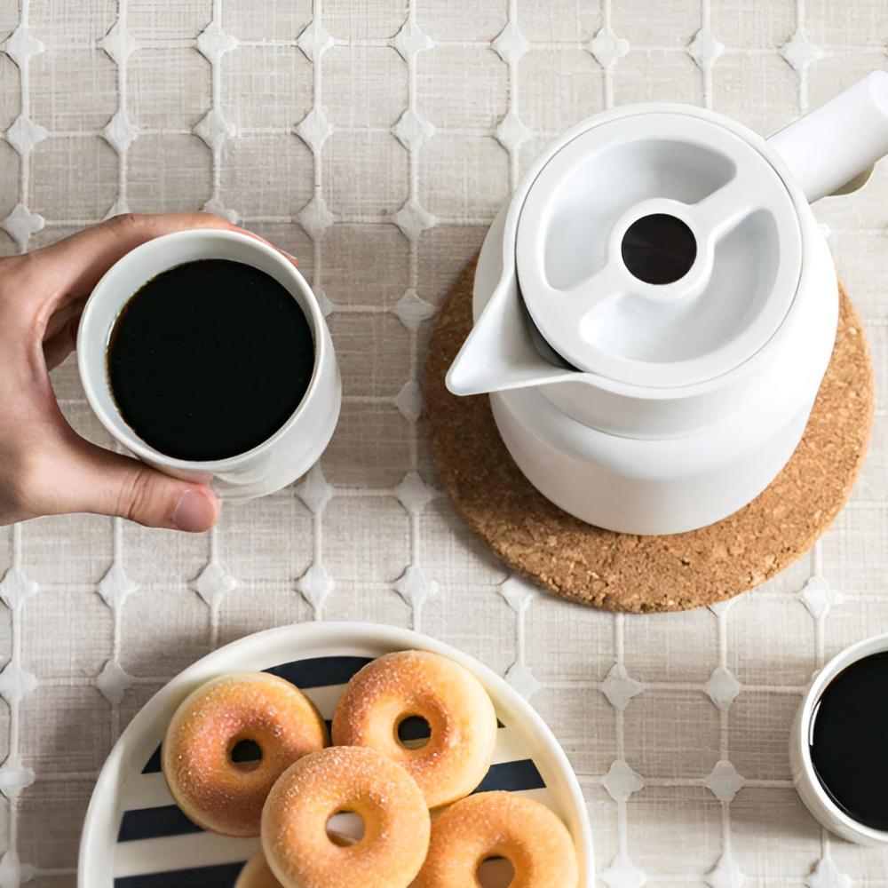 NordicTherm – Insulated Carafe with Wooden Handle for Stylish Enjoyment