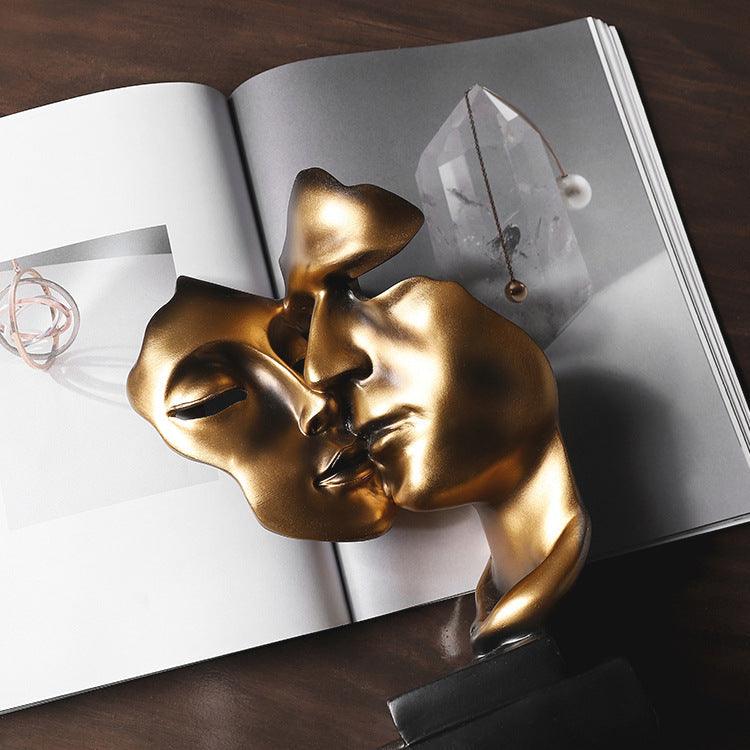 EternalEmbrace – Luxury Romantic Sculpture with Timeless Elegance