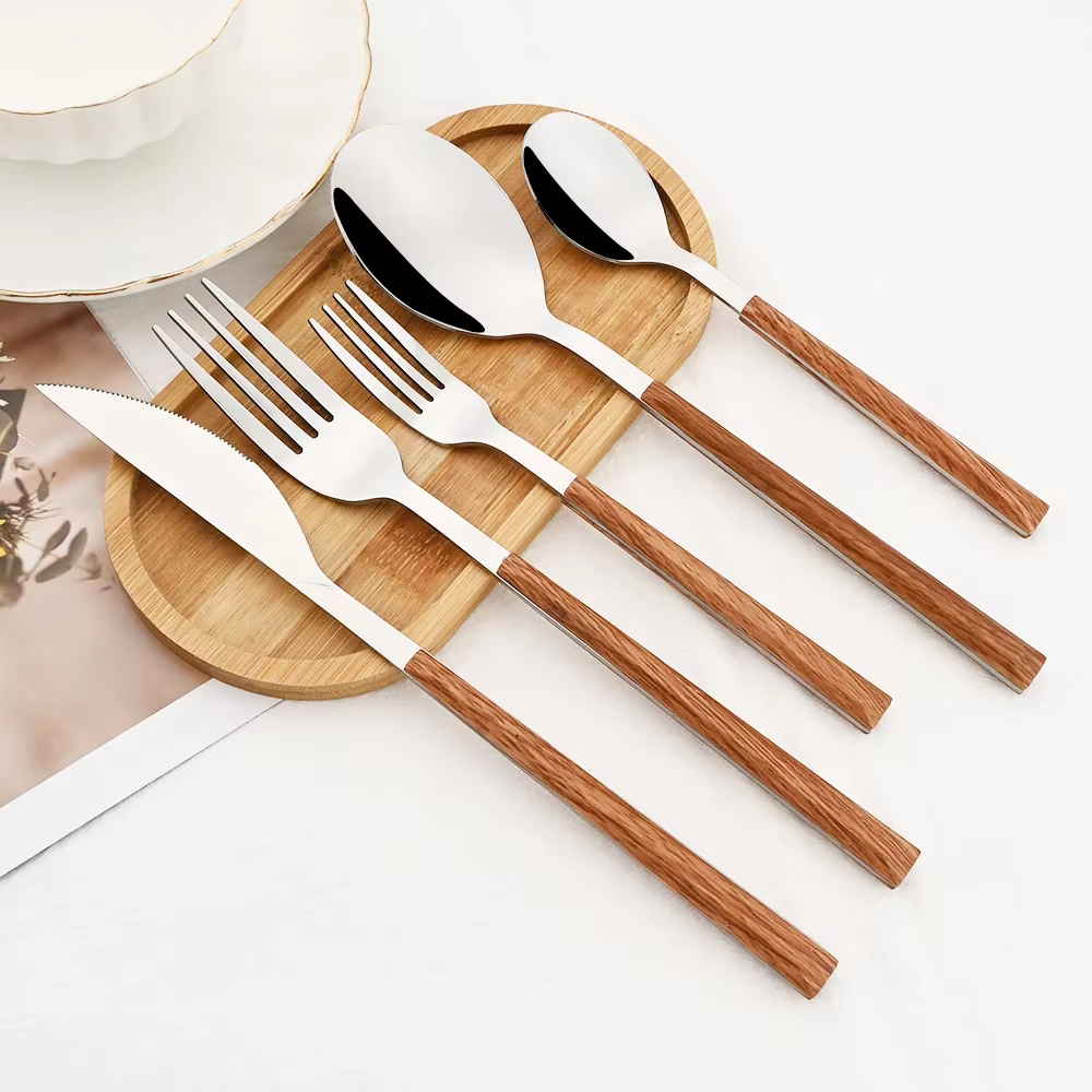 OakElegance – Luxury Cutlery Set with Wood-Inspired Handles for a Stylish Table Experience