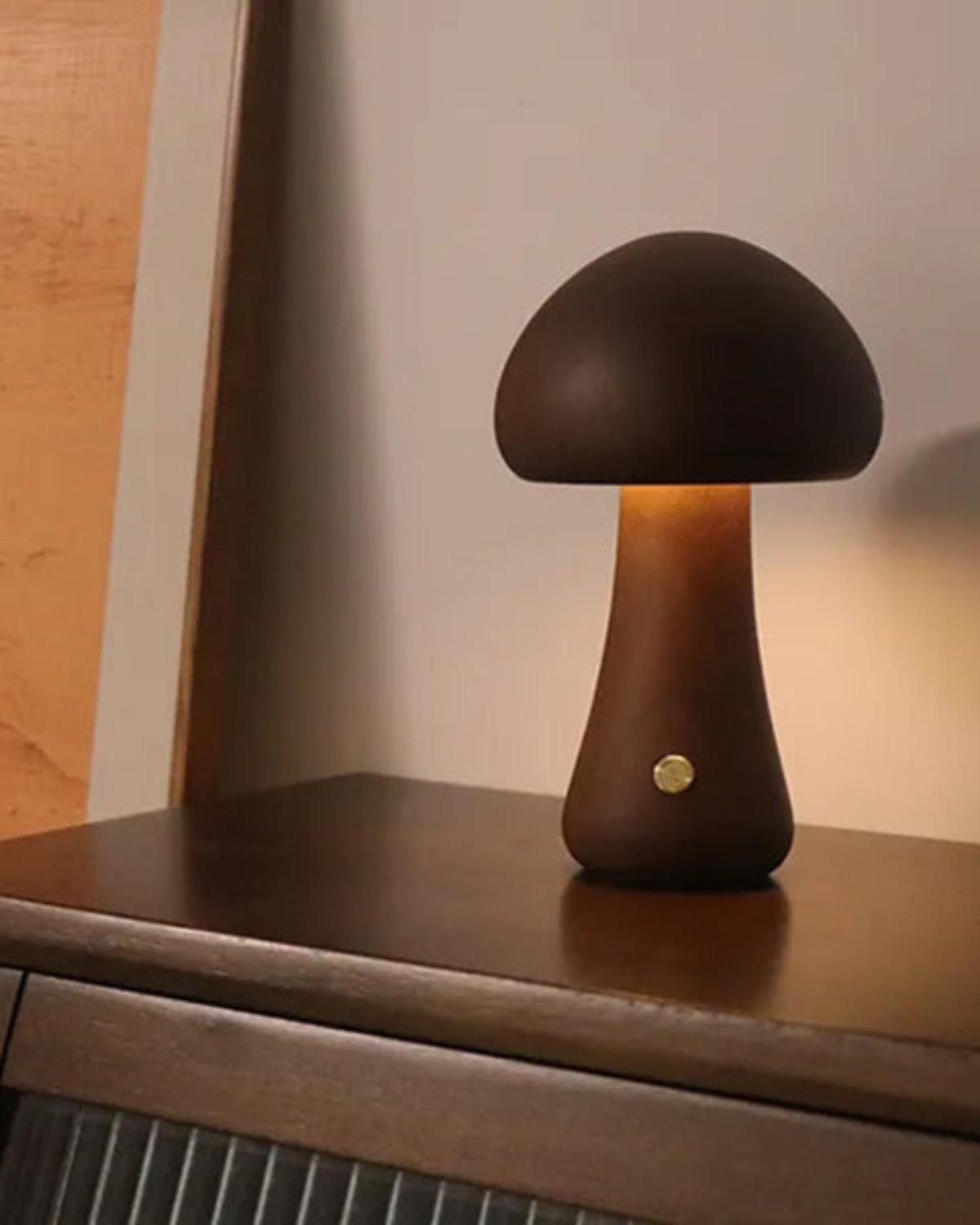 The Mushroom Glow – Wooden Table Lamp with Organic Shape and Warm Ambiance