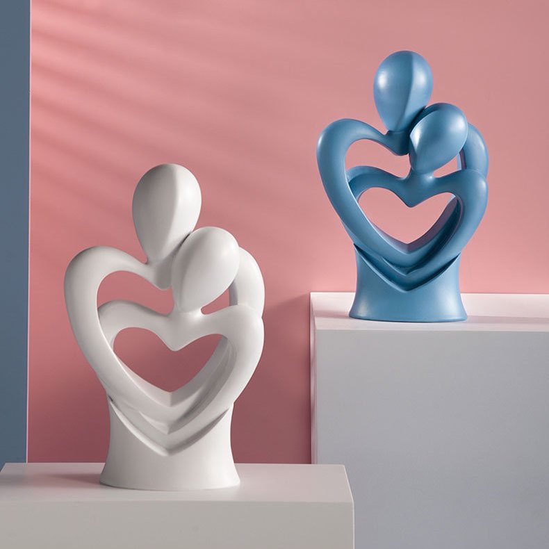 LoveriQ – Elegant Abstract Sculpture with Timeless Charm