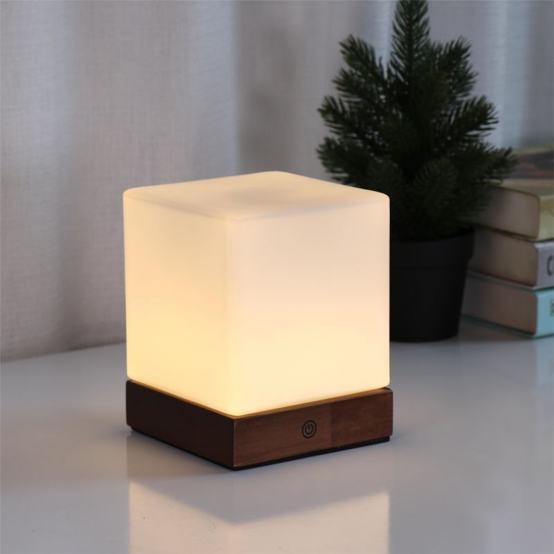 CubeLuxe – Minimalist Table Lamp with Wooden Accents and Matte Glass