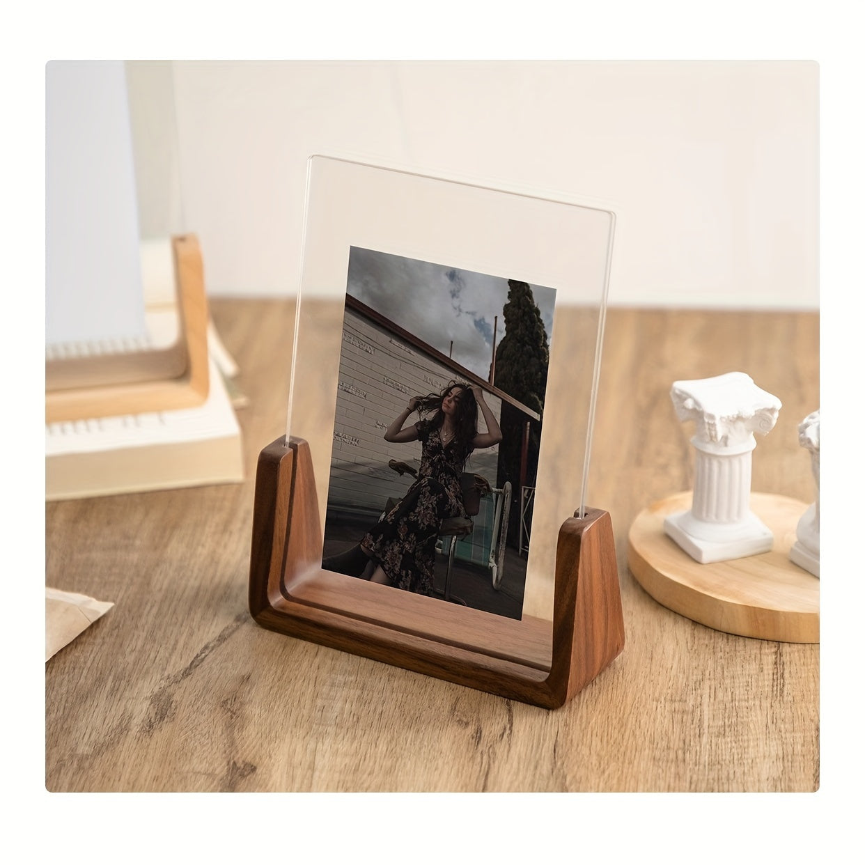 ÉléganceCadre – Luxury Photo Frame of Wood and Acrylic with Modern U-Shape