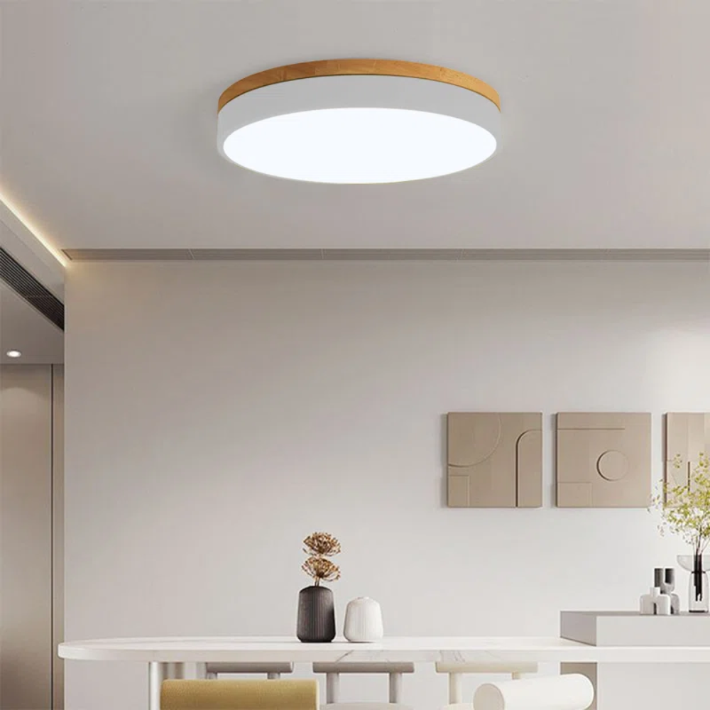 ScandiLuxe – Ceiling Lamp with Natural Wood and Minimalist Elegance