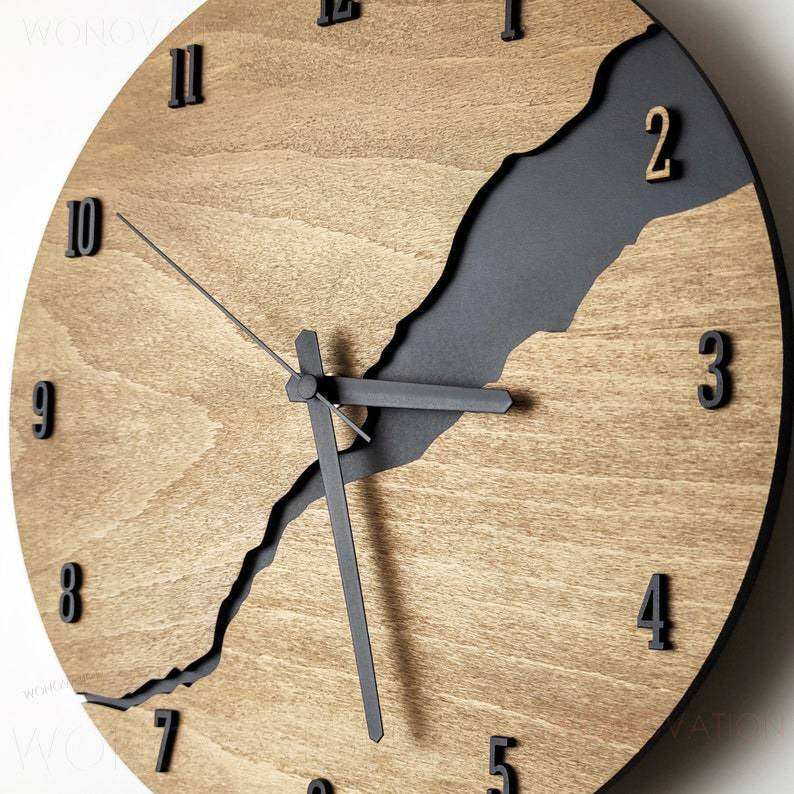 NordicCrack – Unique Wall Clock with Rustic Elegance and Cracked Wood Finish