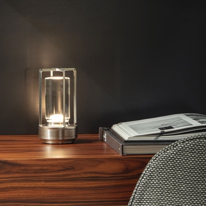 CrystalGlow – Elegant Dimmable Table Lamp with Crystal Ambience