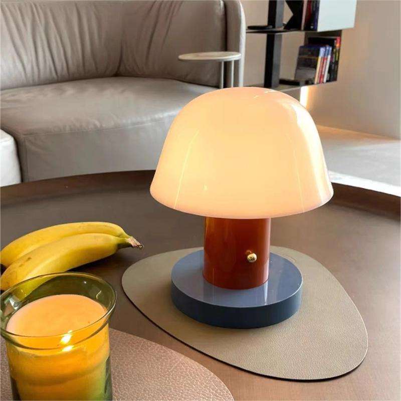 NatureGlow – Playful Table Lamp with Mushroom Design