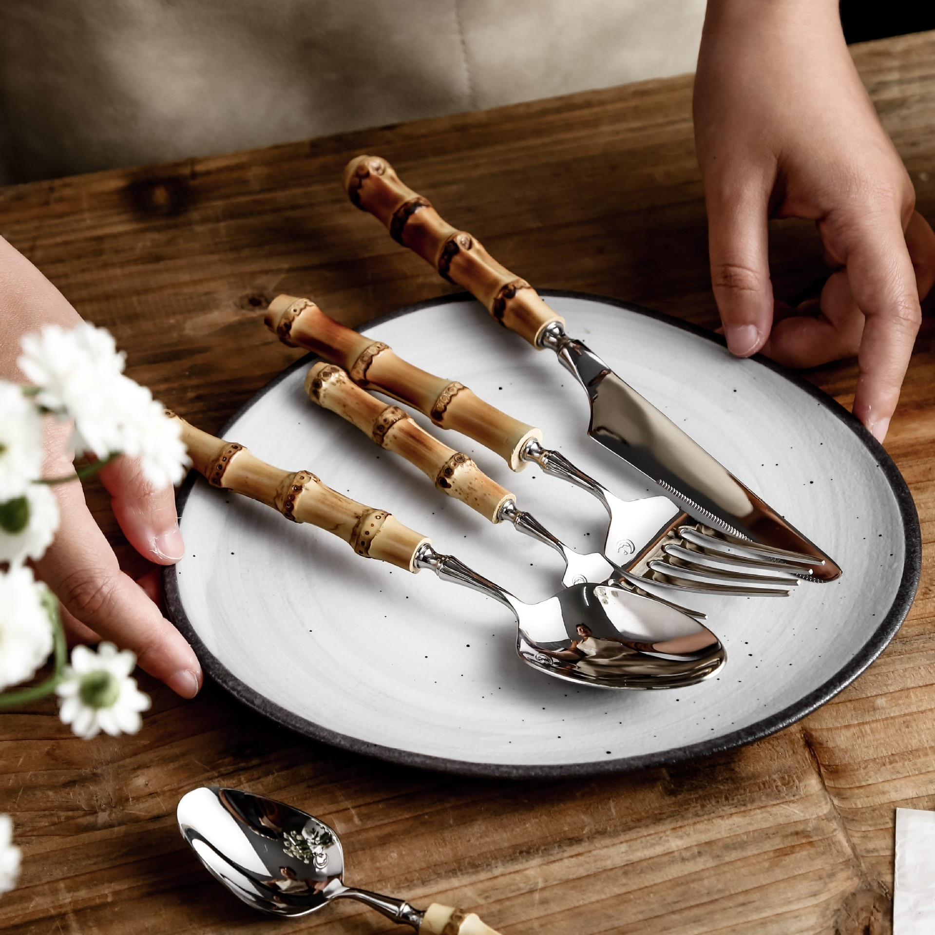 BambooElegance – Luxe Bestekset met Natuurlijke Bamboe Accenten voor een Duurzaam Diner