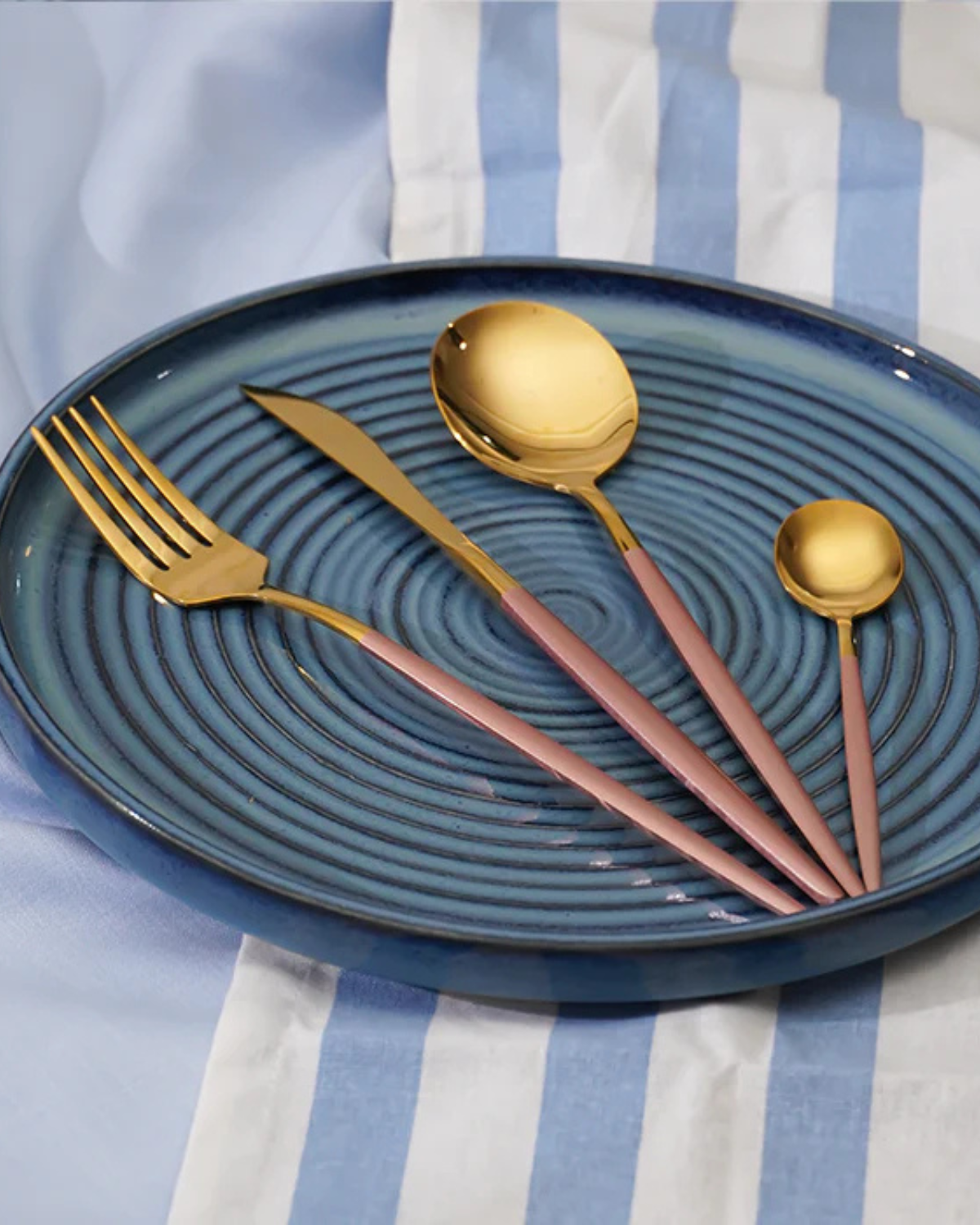 La Lumine – Luxury Cutlery Set with Gold Accents & Matte Black Handles