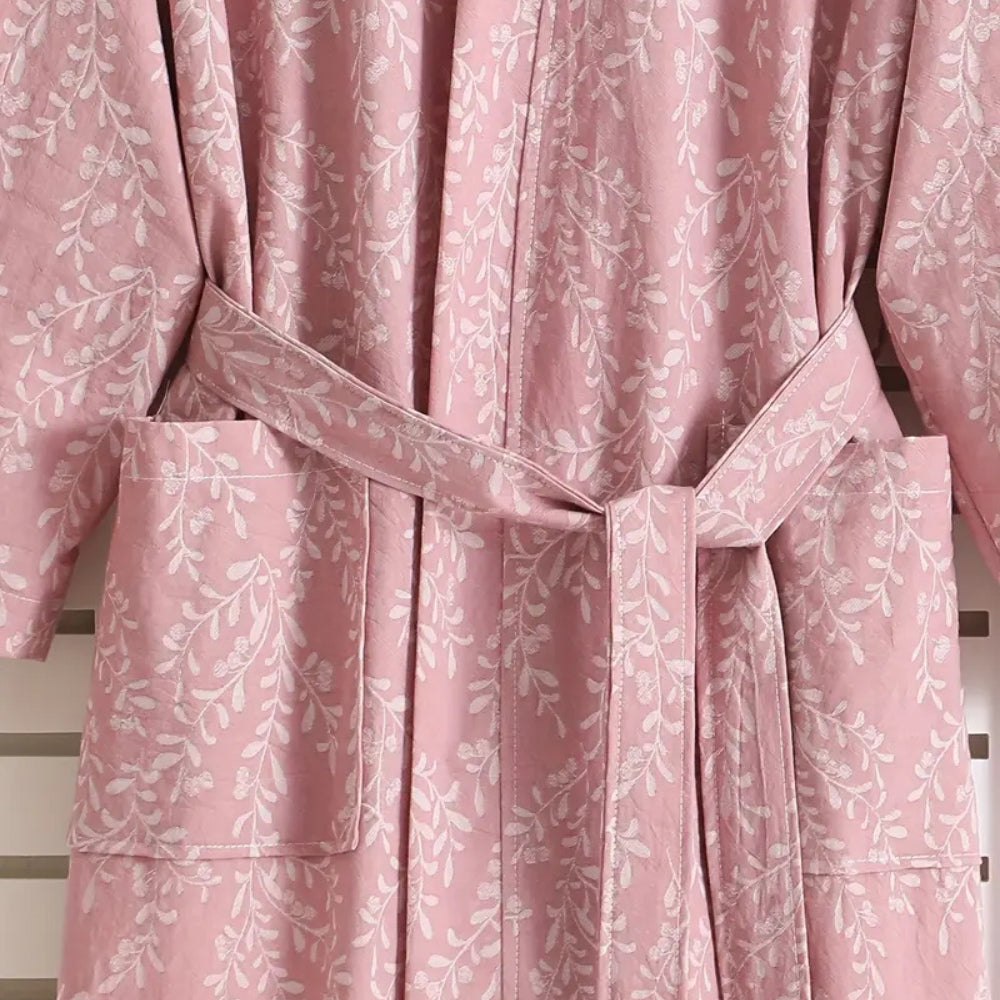 VeluSage – Refined Cotton Bathrobe with Jacquard Detail for Pure Relaxation