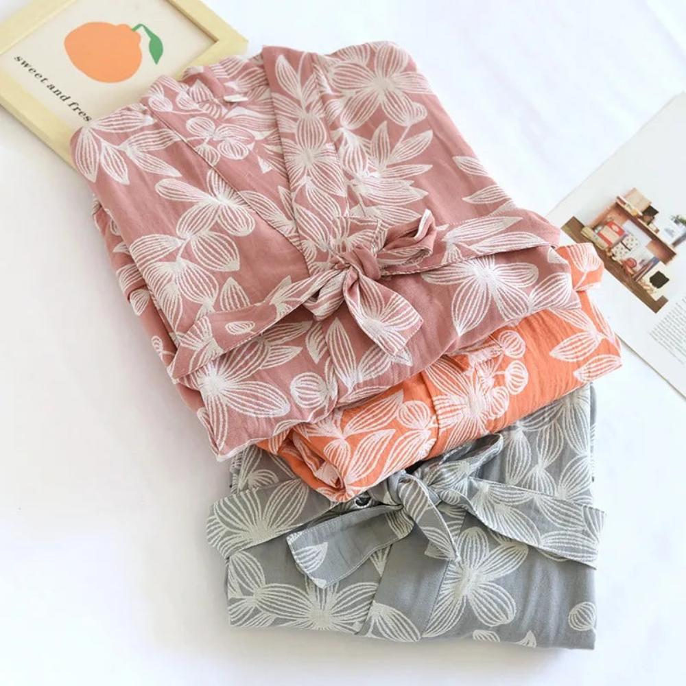 SereniLoom – Soft & Breathable Kimono Bathrobe of Luxury Cotton for Relaxing Moments
