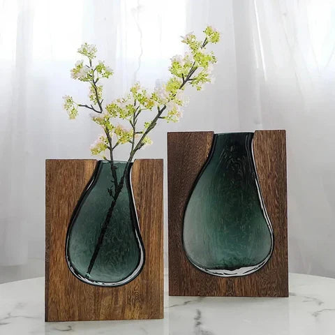 ScandiEdge – Minimalist Vase with Natural Elegance