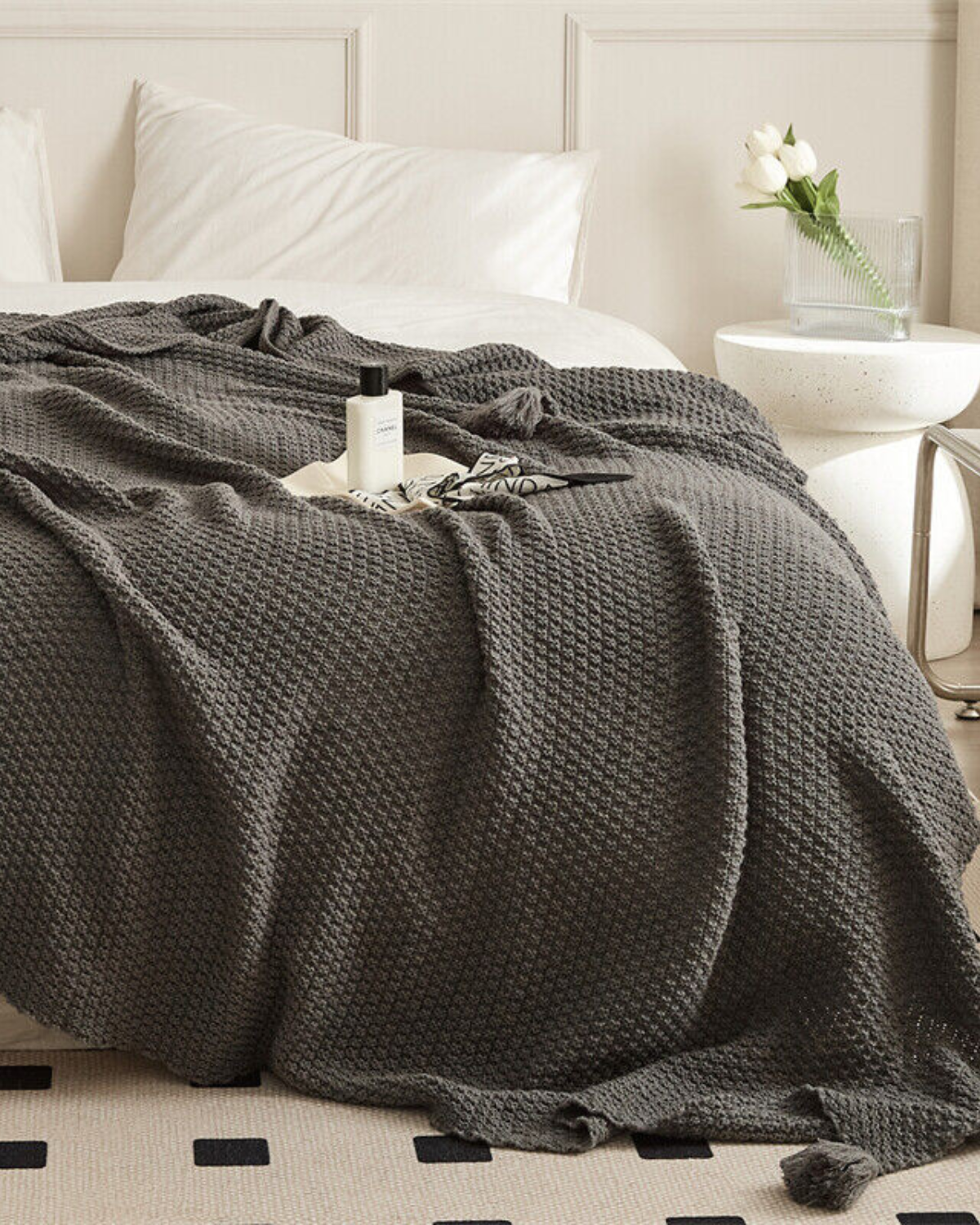 Rêve Maison – Luxury Knitted Throw with Subtle Fringe Details