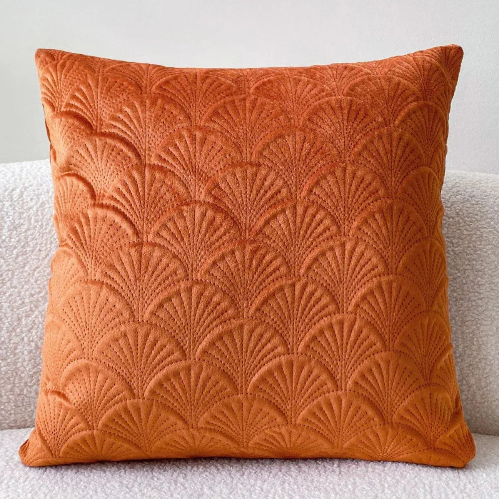 VeluMar – Velvet Shell Cushion Cover with Elegant Coastal Style