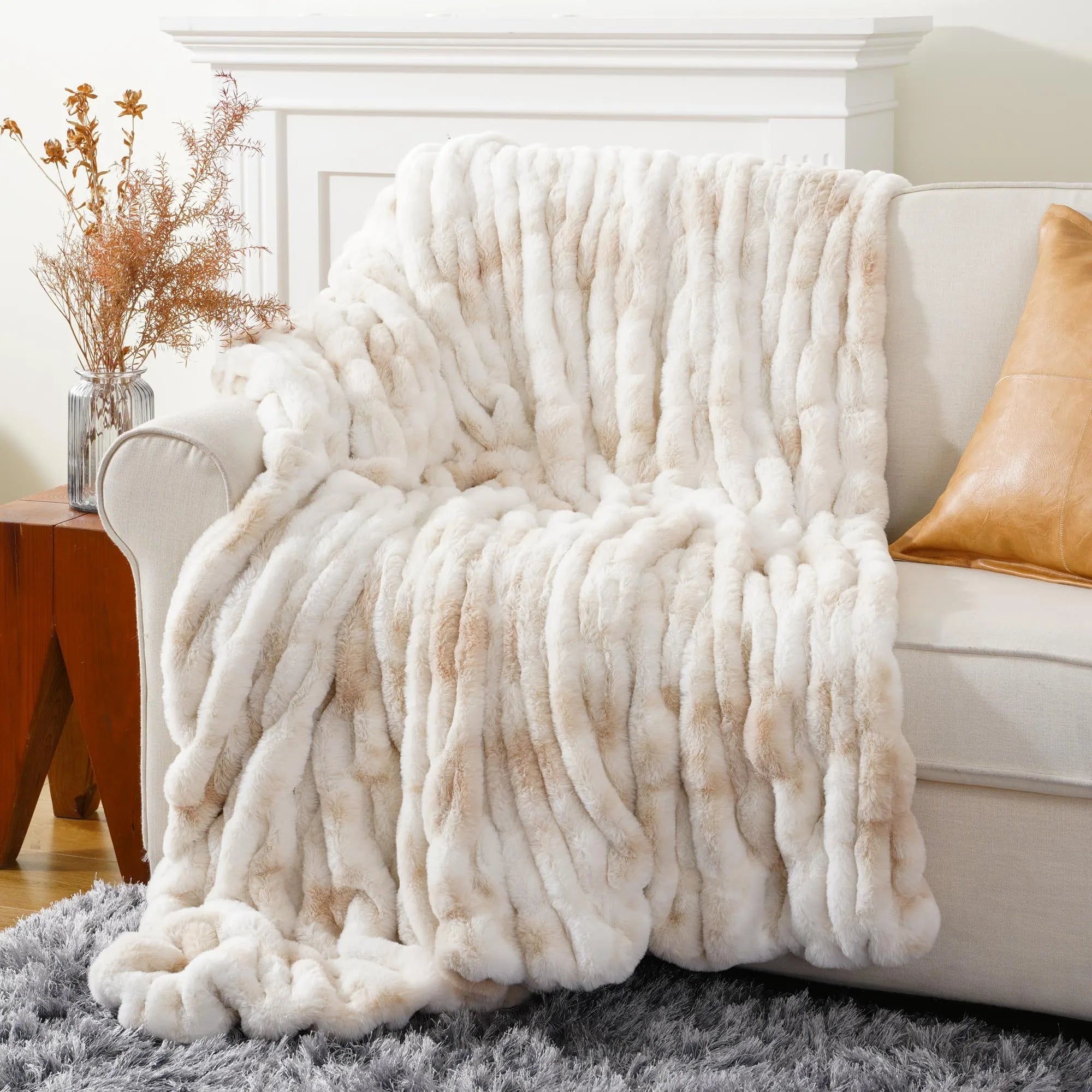 Plaid en fausse fourrure pelucheux avec design 3D côtelé réversible pour canapé