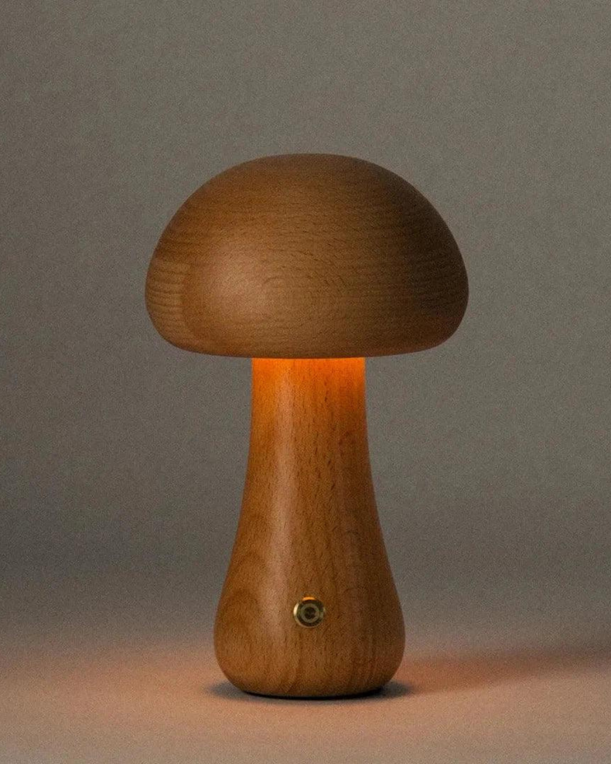 The Mushroom Glow – Wooden Table Lamp with Organic Shape and Warm Ambiance