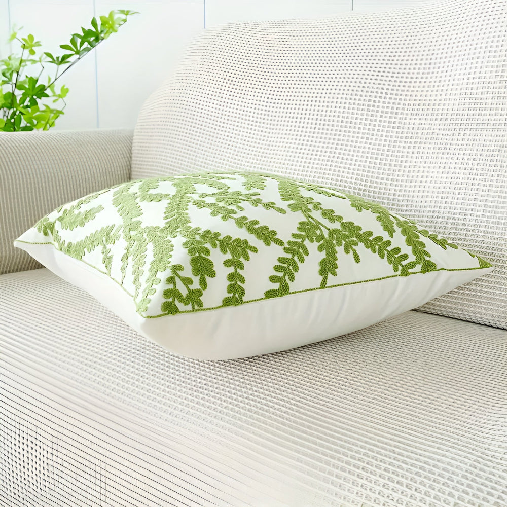 LeafLuxe Pillowcase – Stylish Natural Elegance for a Fresh Interior