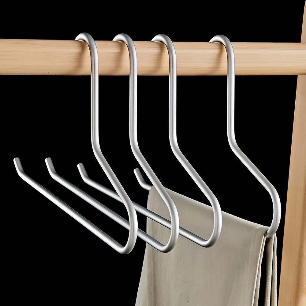 LumeForm Luxe Metal Clothes Hangers – Stylish Organization for a Refined Wardrobe