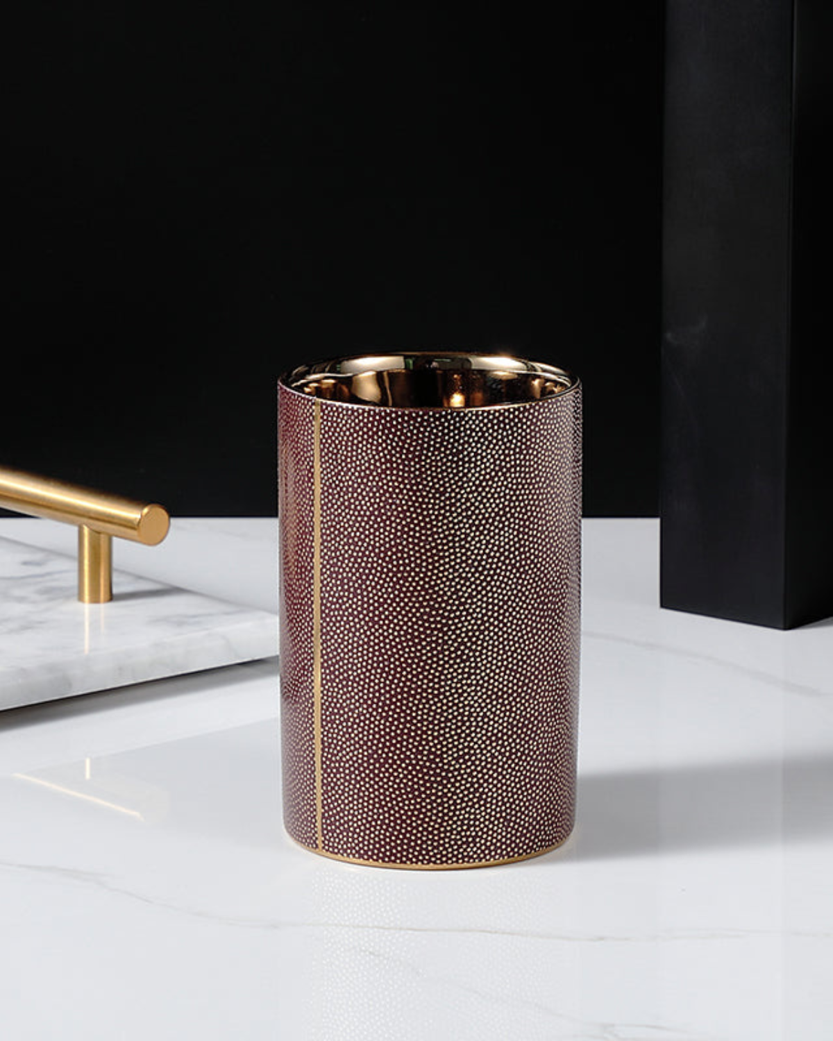 Opulisse – Luxury Bathroom Set with Refined Texture and Golden Accents