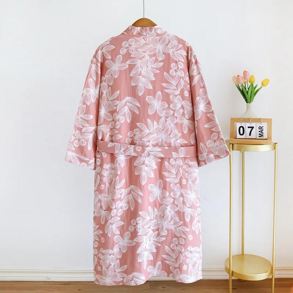 SereniLoom – Soft & Breathable Kimono Bathrobe of Luxury Cotton for Relaxing Moments