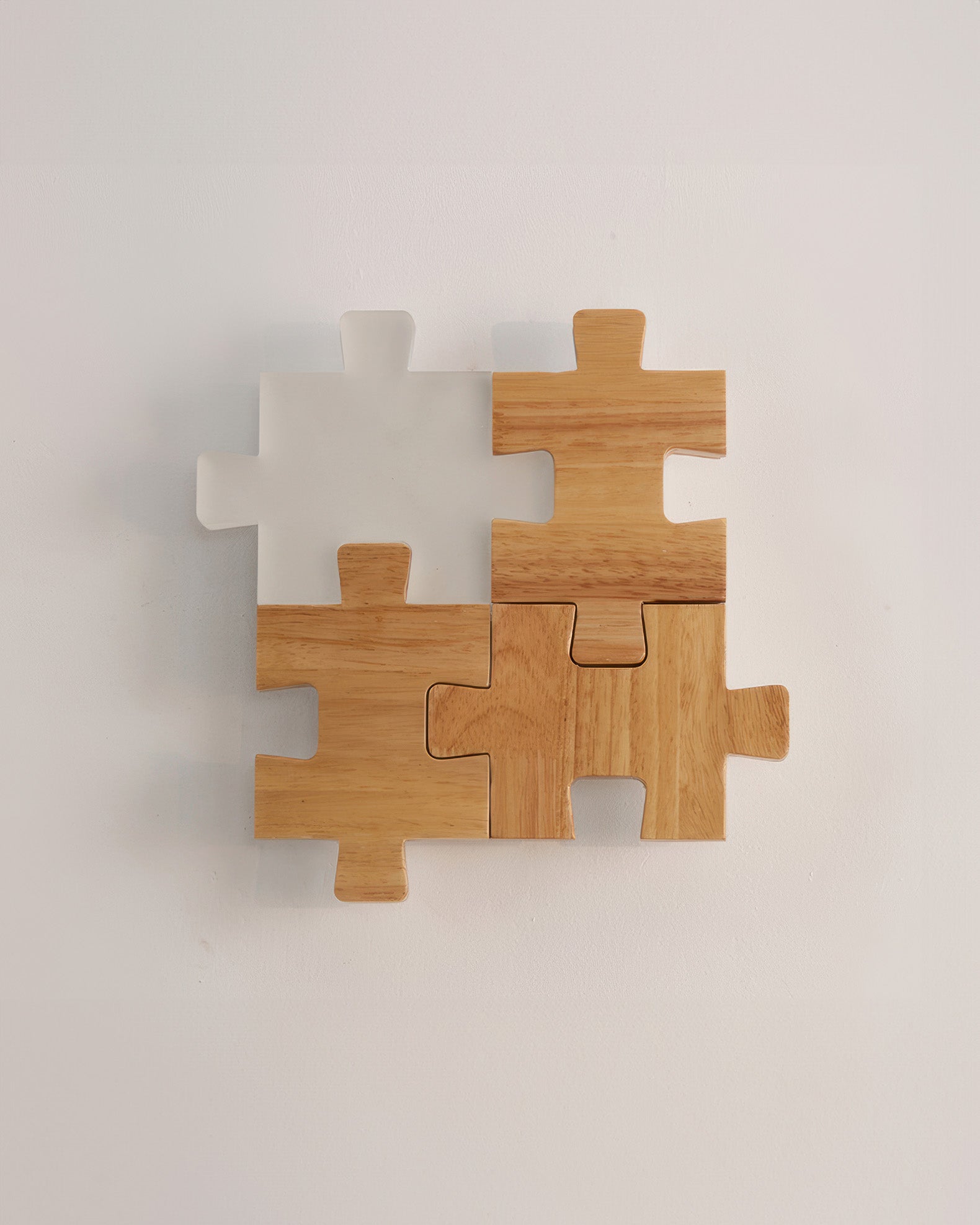 PuzzleGlow – Luxury LED Wall Lamp with a Playful Wooden Design for a Modern Interior