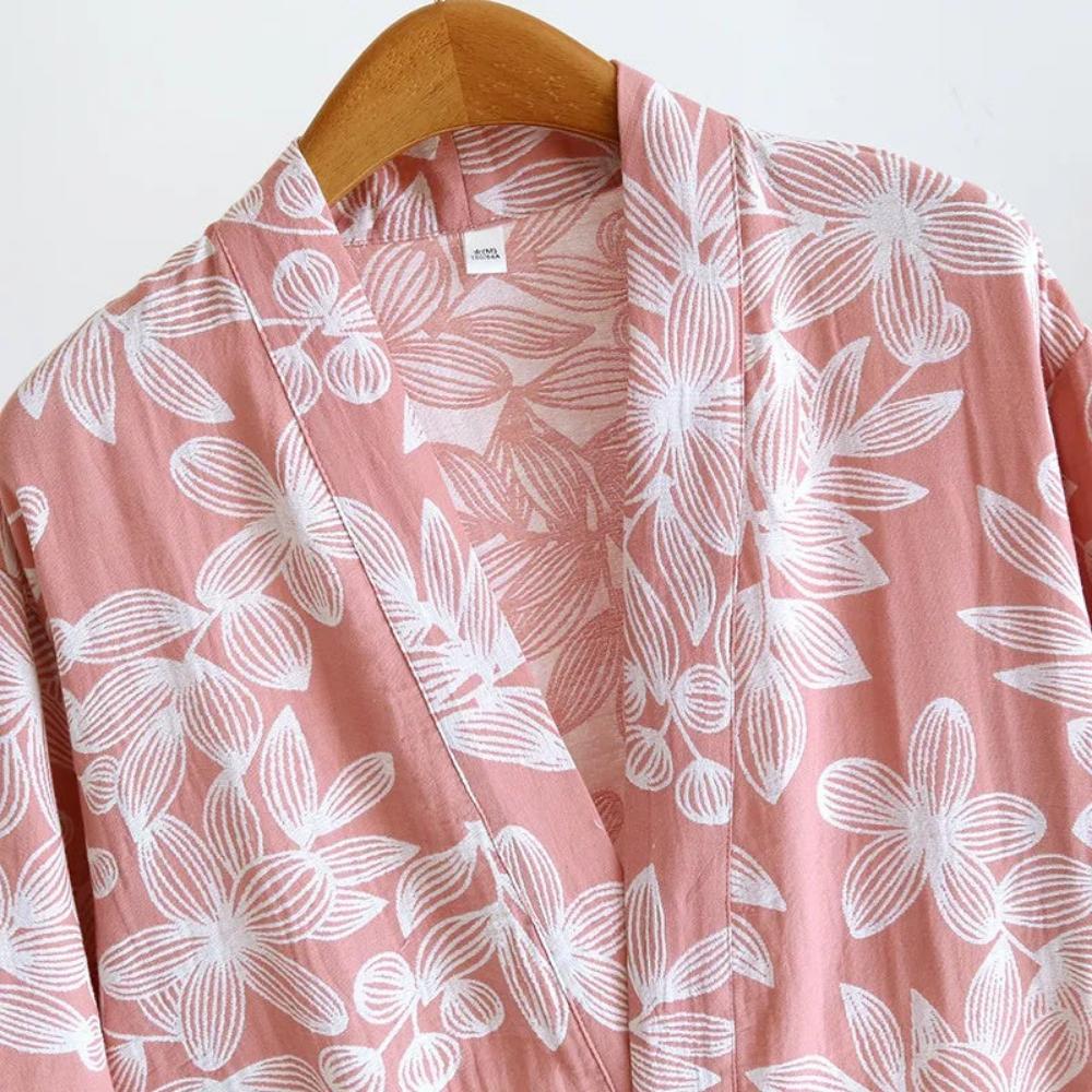 SereniLoom – Soft & Breathable Kimono Bathrobe of Luxury Cotton for Relaxing Moments