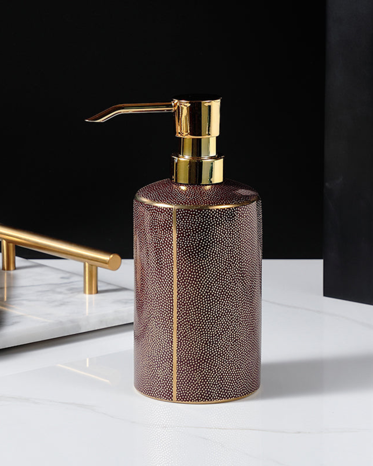 Opulisse – Luxury Bathroom Set with Refined Texture and Golden Accents