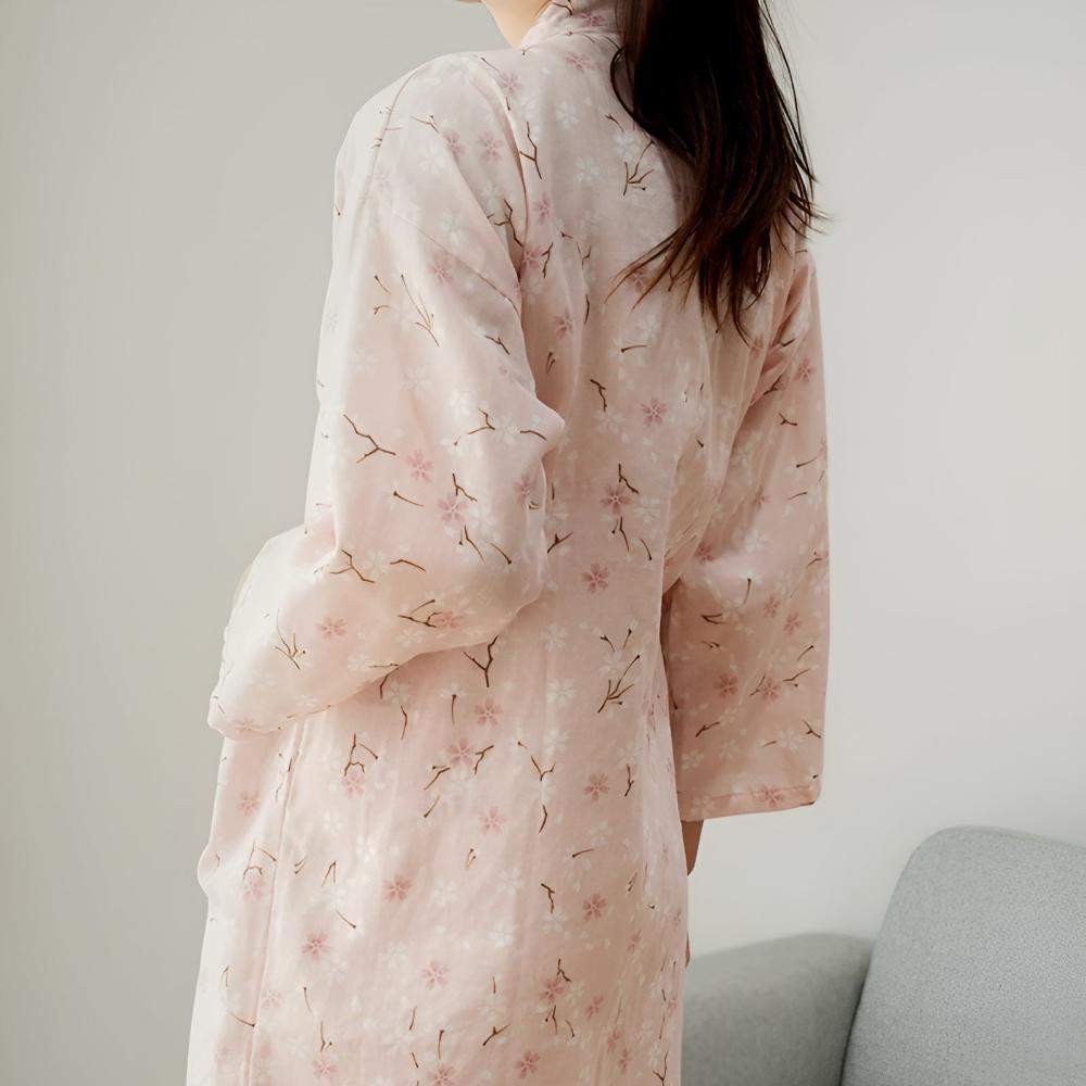 BloomLuxe – Refined Cotton Bathrobe with Japanese Influences for Pure Relaxation