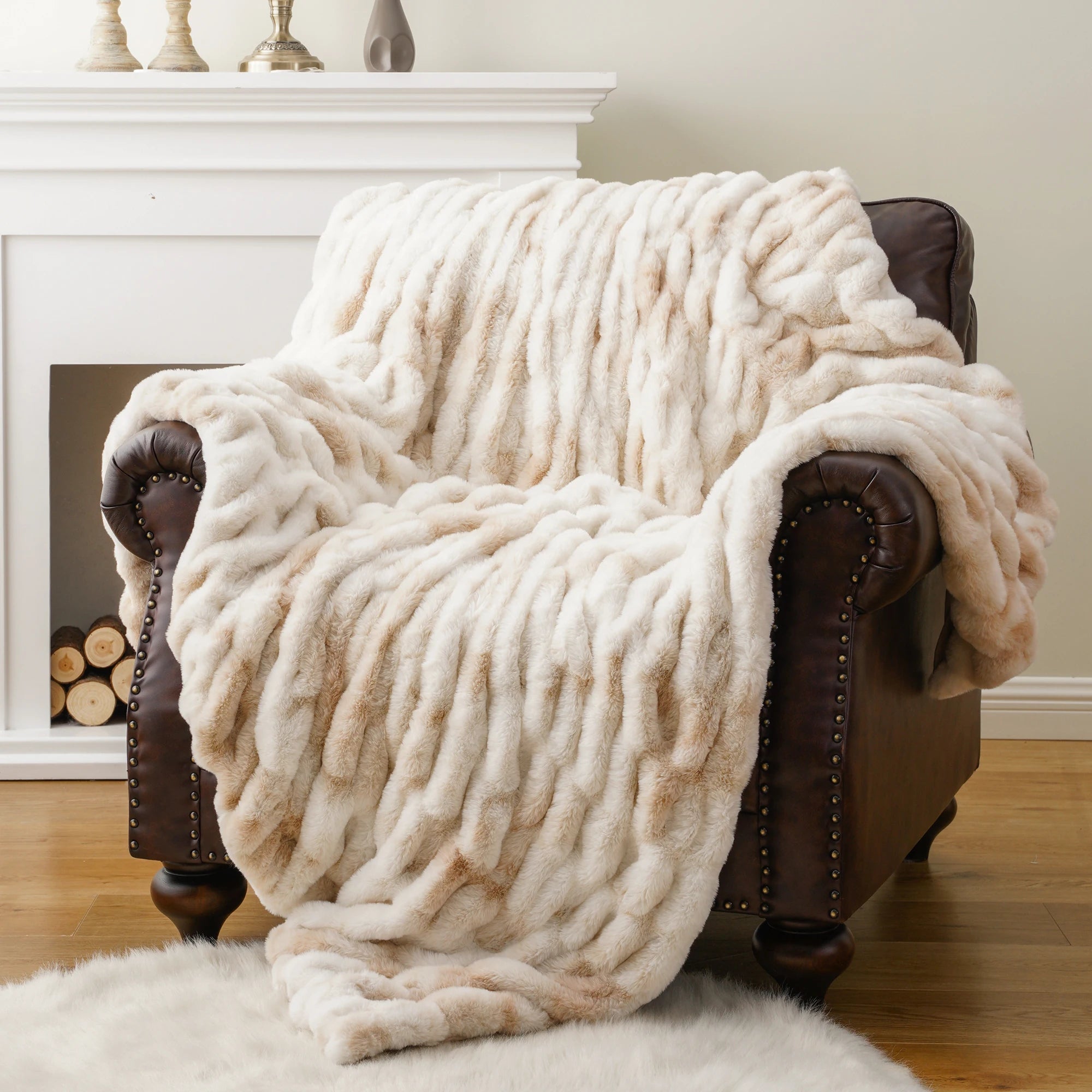 Plaid en fausse fourrure pelucheux avec design 3D côtelé réversible pour canapé