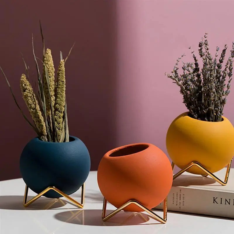 VividNest – Modern Ceramic Plant Pot with Stylish Stand