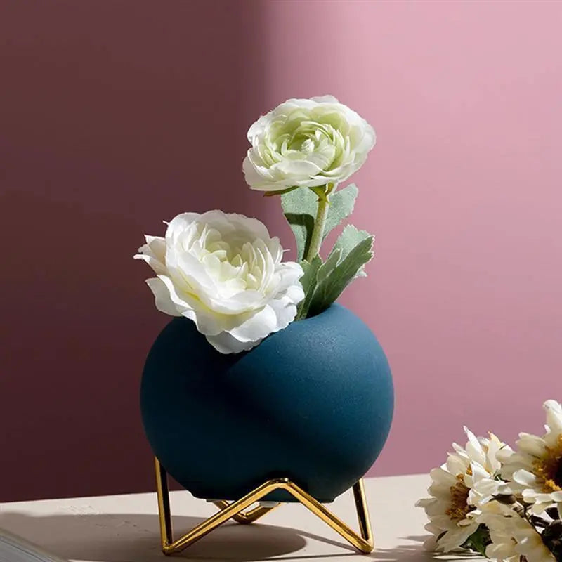 VividNest – Modern Ceramic Plant Pot with Stylish Stand
