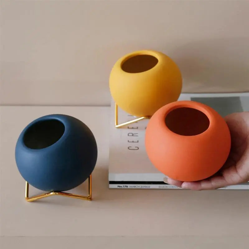 VividNest – Modern Ceramic Plant Pot with Stylish Stand