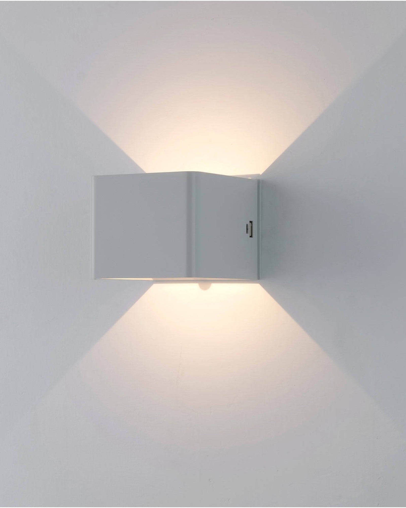 ZenLicht – USB-C Rechargeable Wall Lamp with Motion Sensor and LED Lighting
