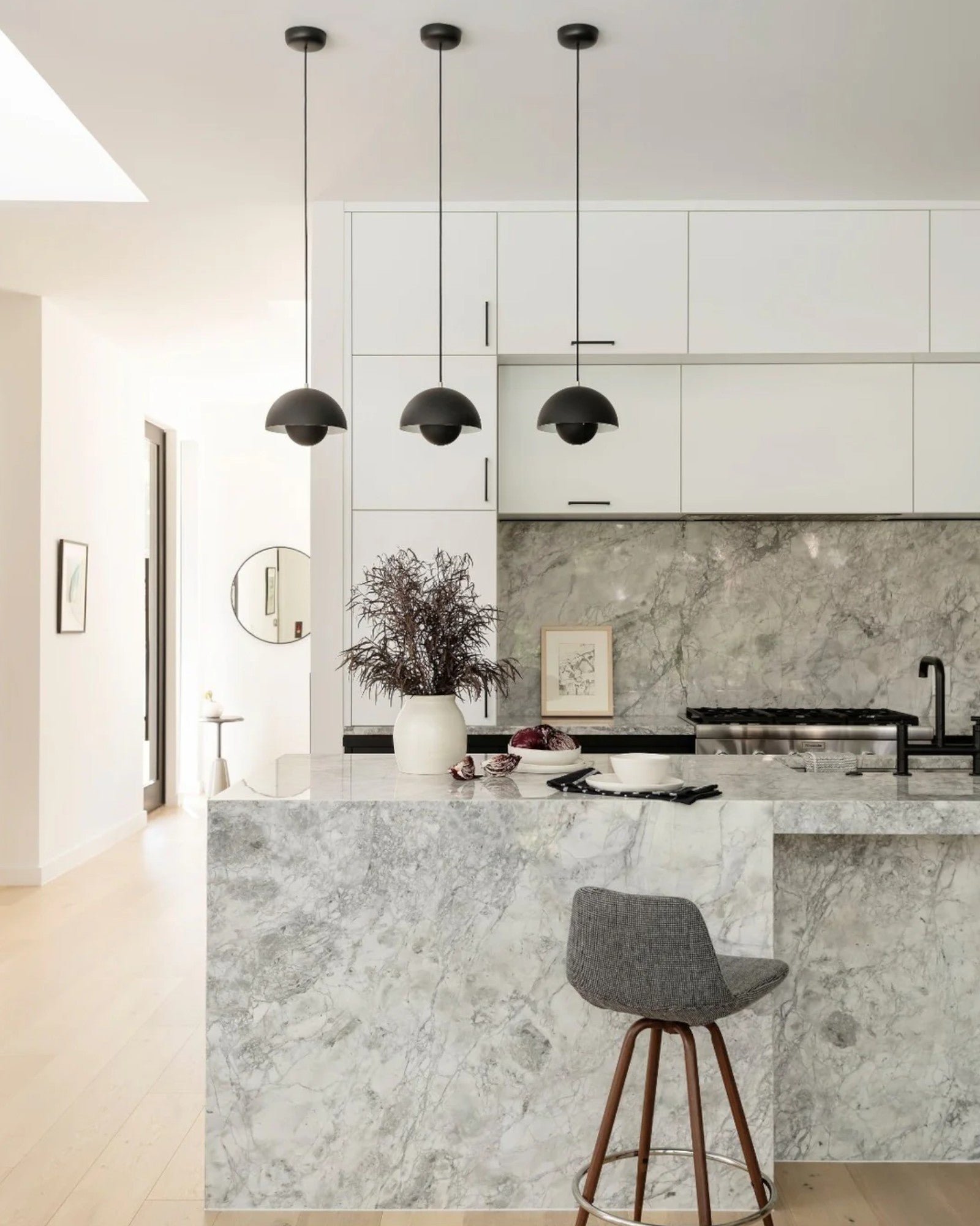 LoftElegance – Ø23cm Ceiling Lamp with Adjustable 2m Cable and Warm White Light