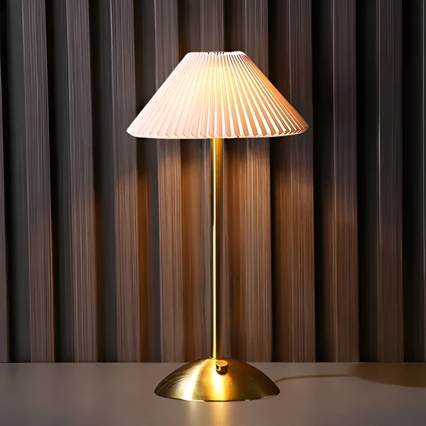 LumiFlex – Wireless Table Lamp with Elegant Design and Adjustable LED Lighting