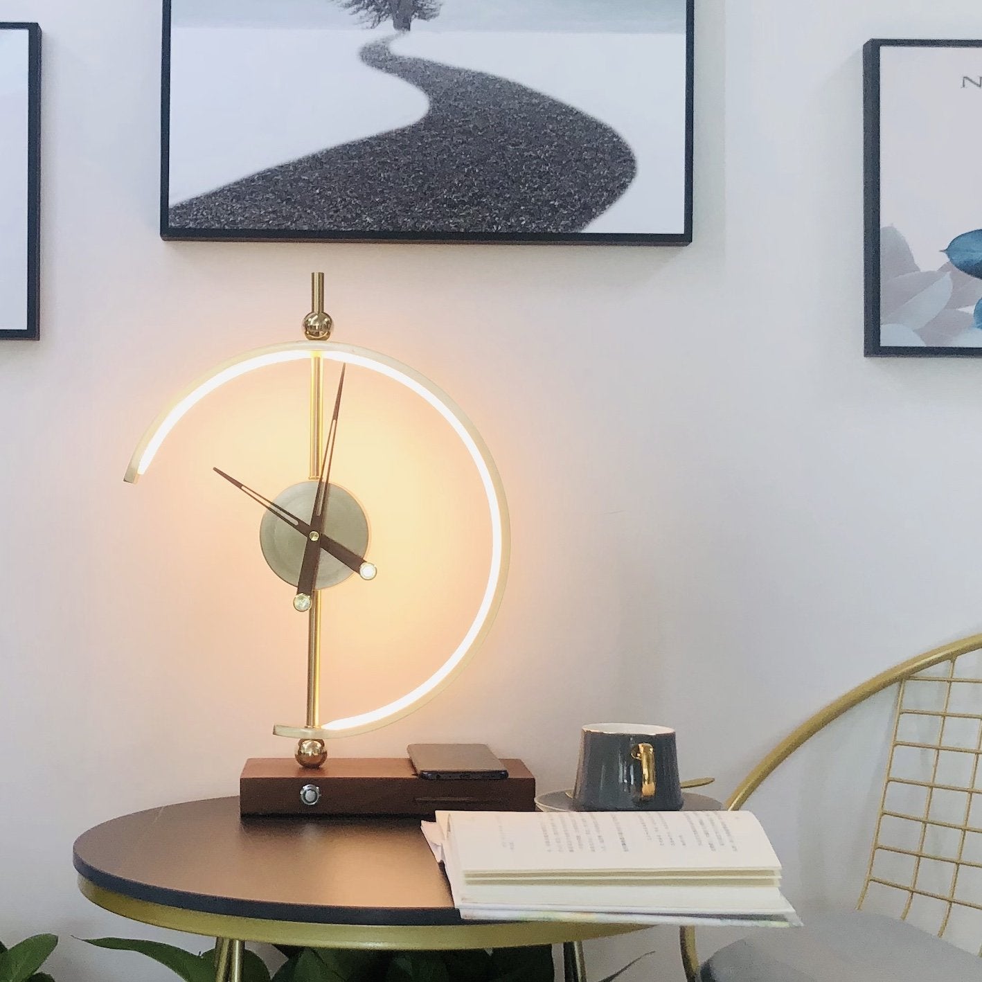 NagoyaLight – Luxury Lamp Clock with Wireless Charger