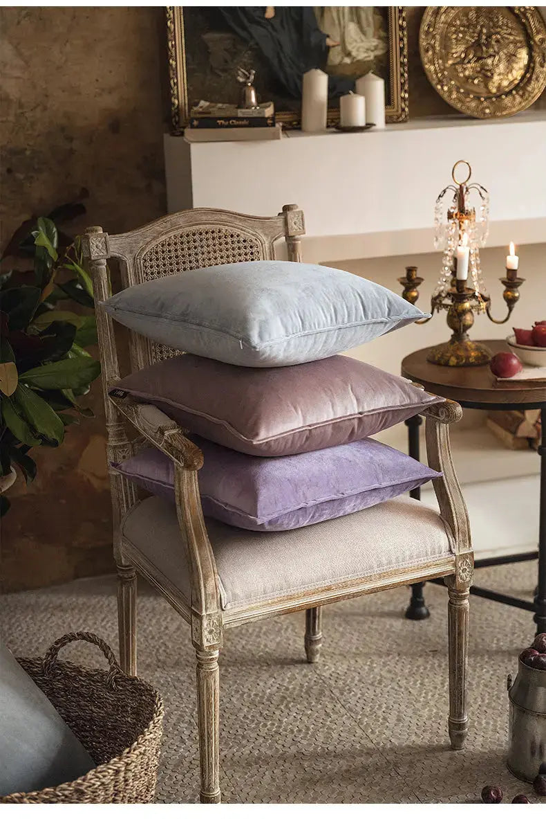 VelvetLux – Luxe Velvet Cushion Cover with Flannel Edge