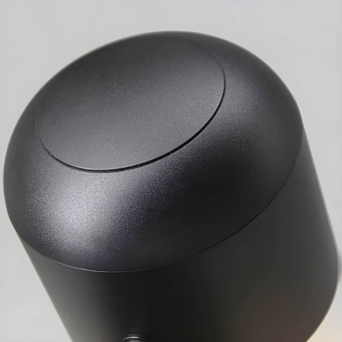 LumiFlex – Dimmable Wall Lamp with Minimalist Design and Rotatable Head