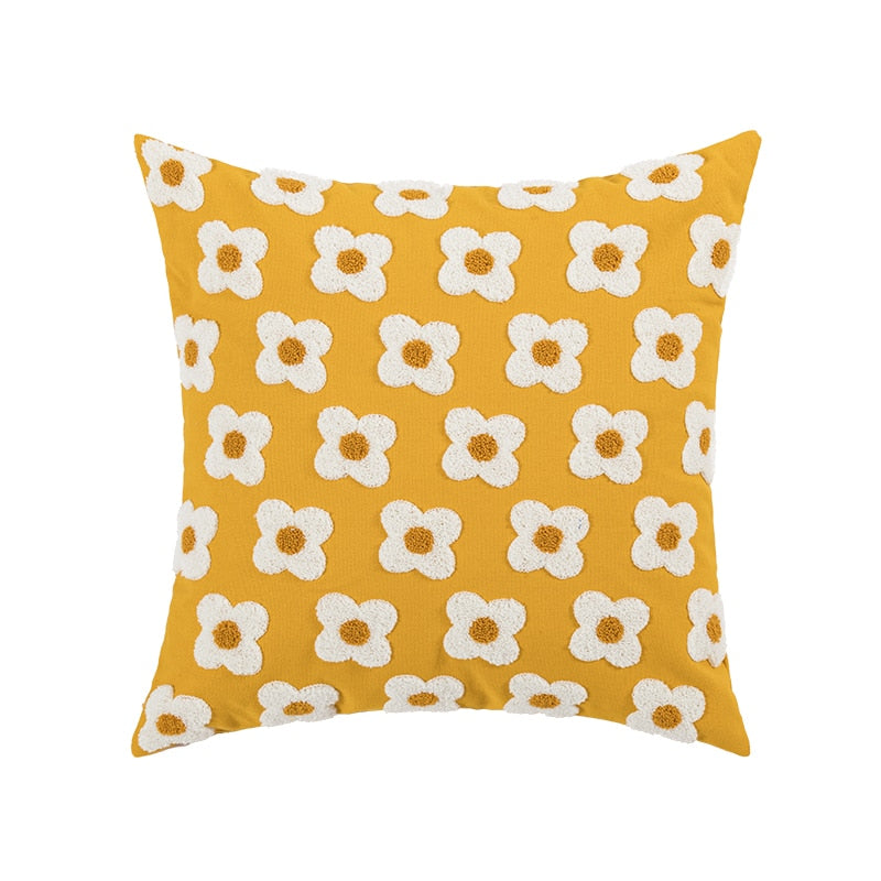 BlossomLuxe – Geborduurde Lumbar Kussenhoes met Speelse Madeliefjes