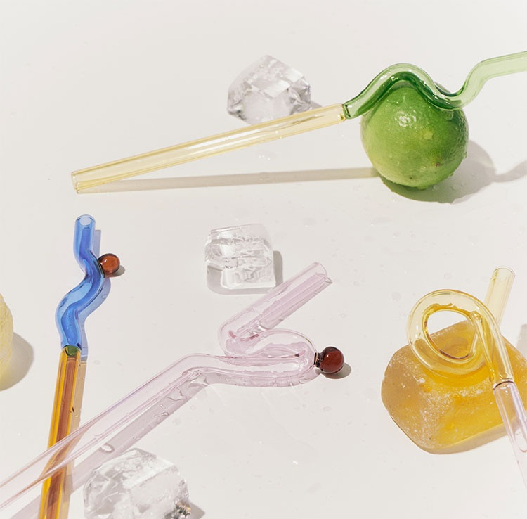 TwistSip – Speelse Gekleurde Glazen Rietjes met Elegant Gedraaid Design