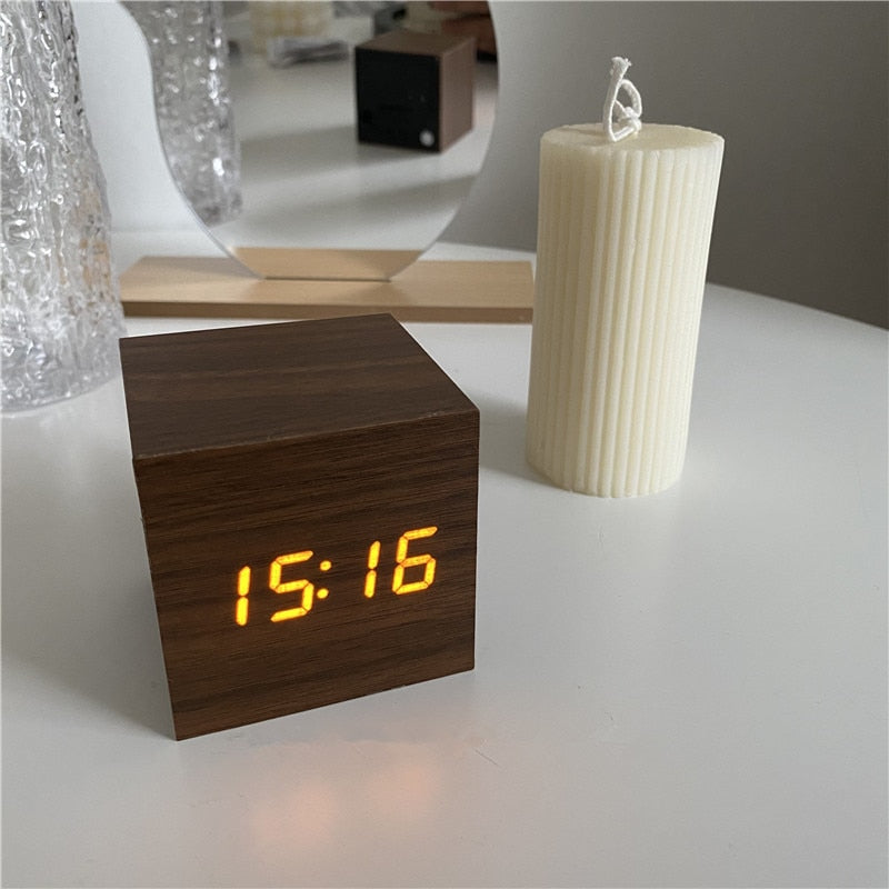 TempoWood – Digital Wooden Clock with Time, Date & Temperature Display