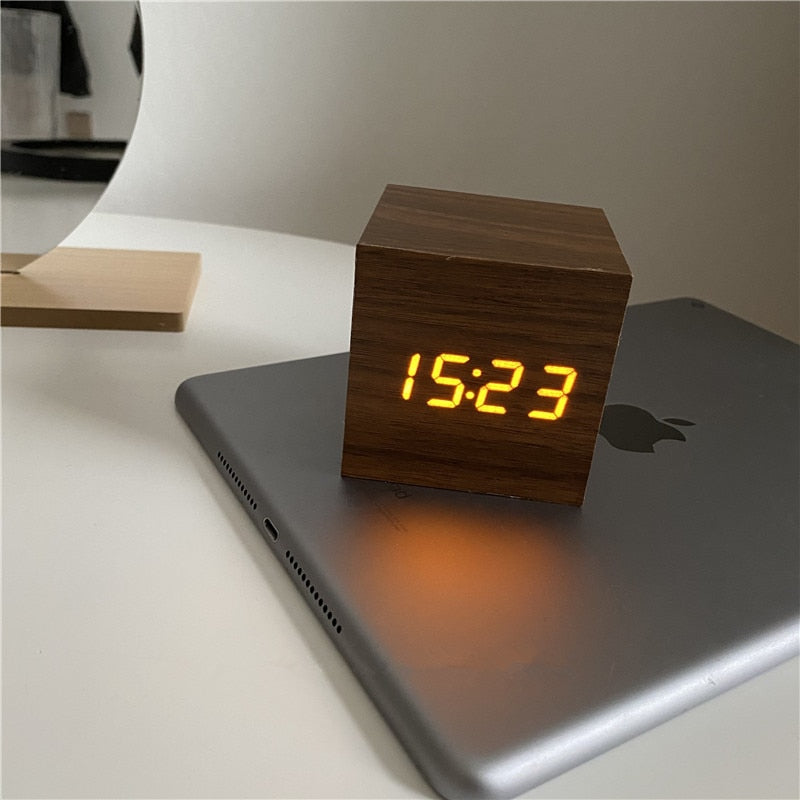 TempoWood – Digital Wooden Clock with Time, Date & Temperature Display