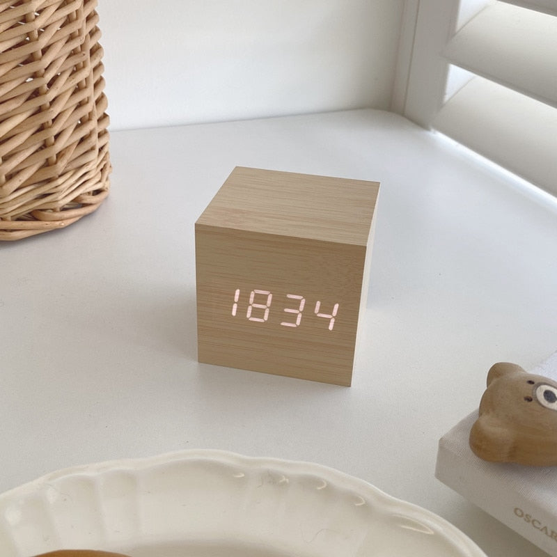 TempoWood – Digital Wooden Clock with Time, Date & Temperature Display