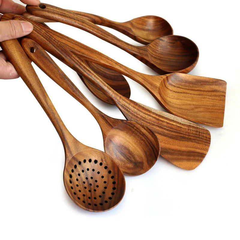 CulinaSet – Stylish 7-Piece Kitchen Tool Set made of Teak Wood for a Luxury and Functional Cooking Experience