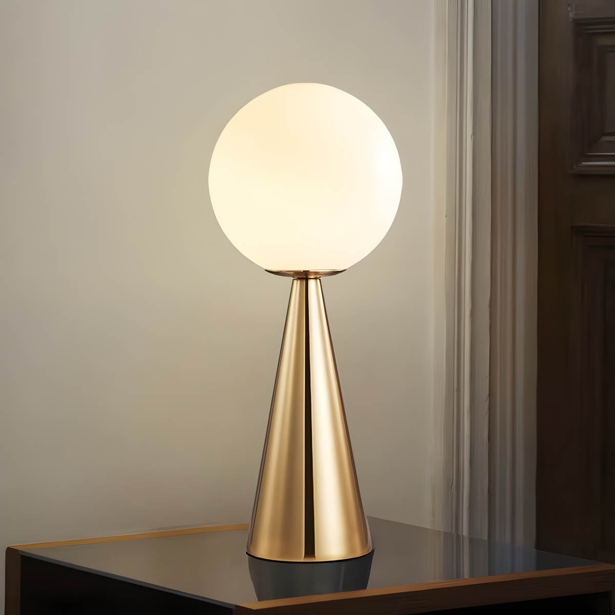 Harmoniq – Luxury Table Lamp with Modern Elegance and Glass Accents
